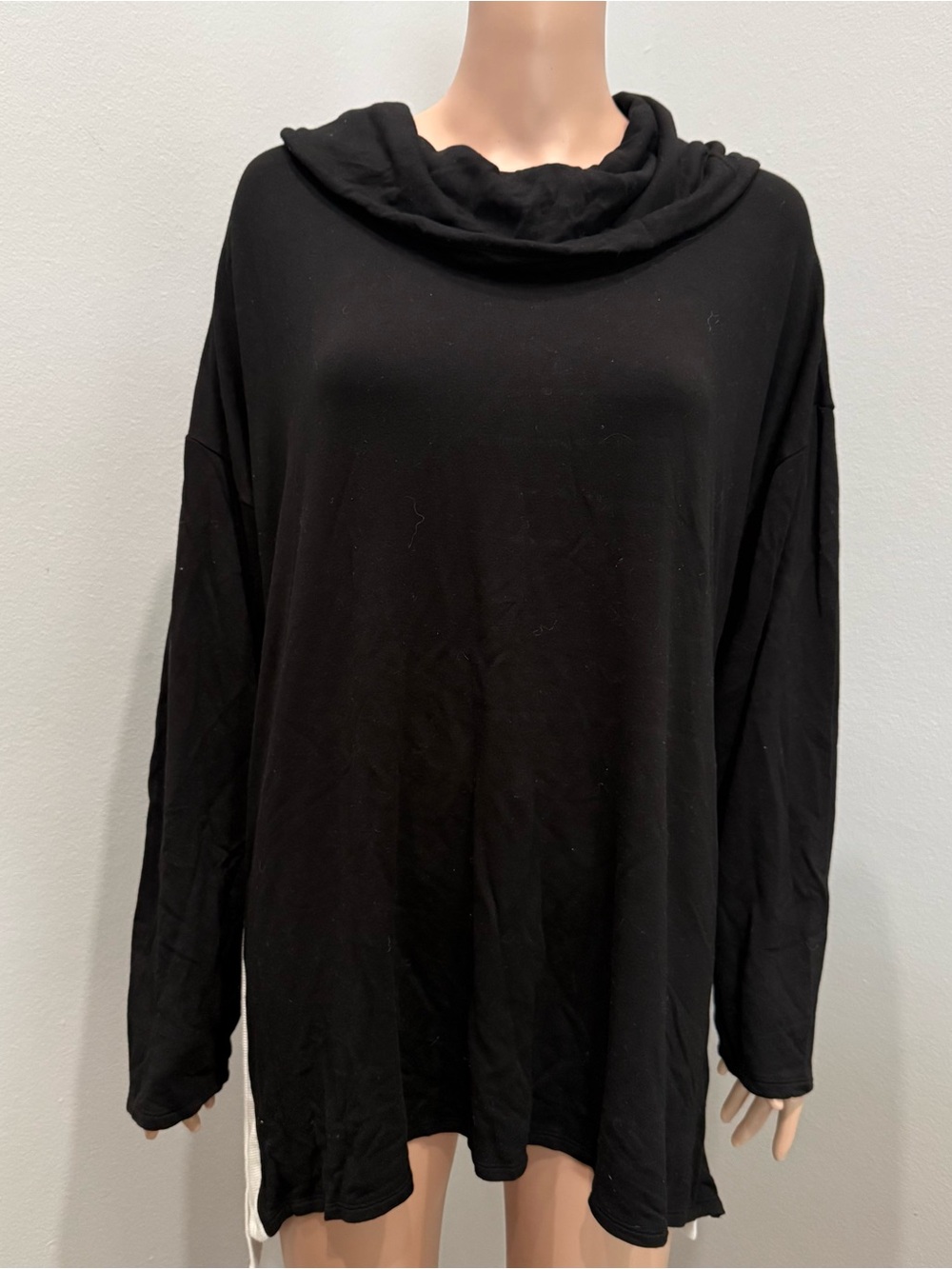 Chicos Zenergy Black Grey Cowl Neck Long Sleeve Top Colorblock Size 4 L 20/22